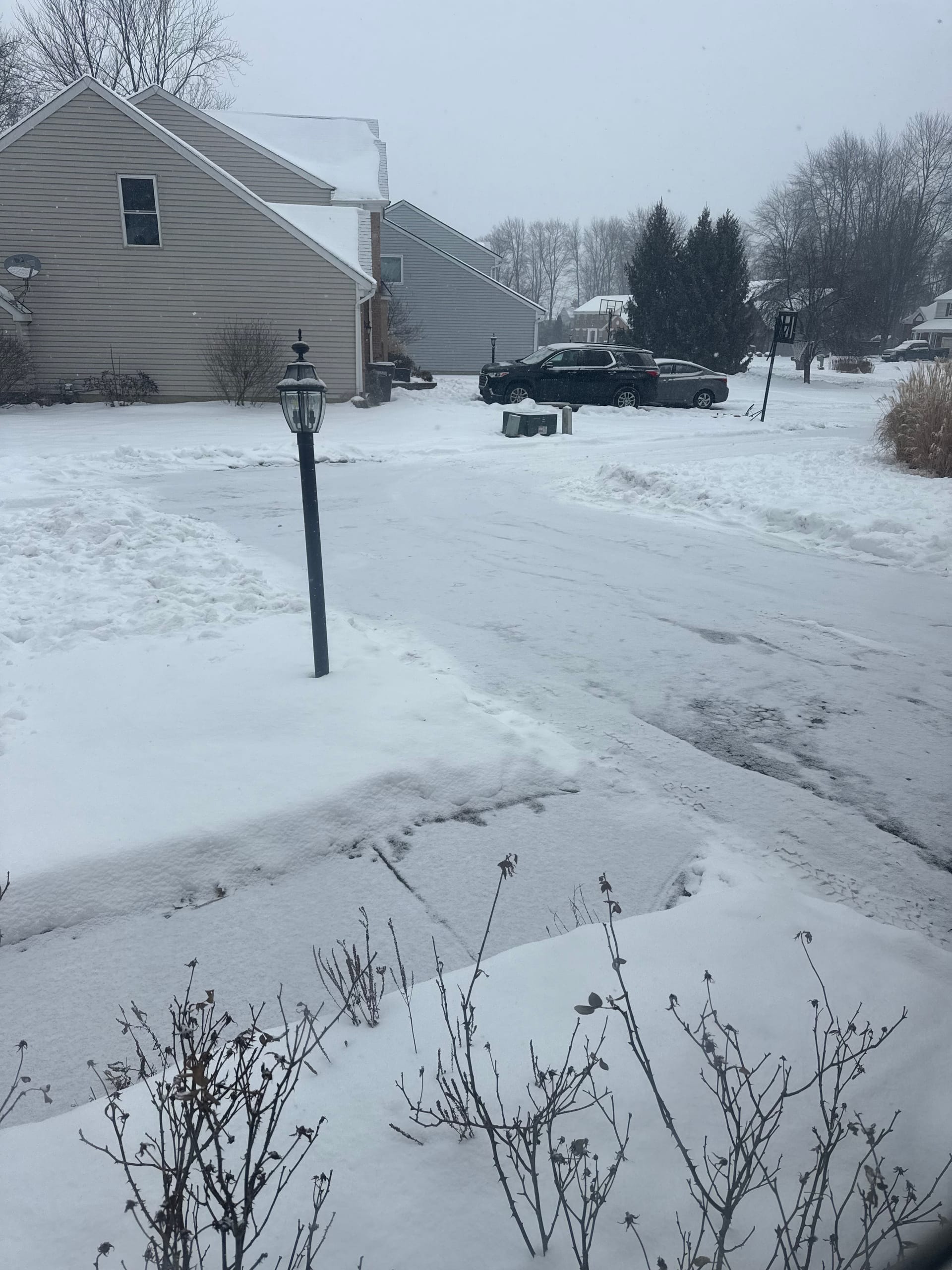 Snow removal service Batavia Amelia Anderson Township Ohio – driveway clearing residential snow plow